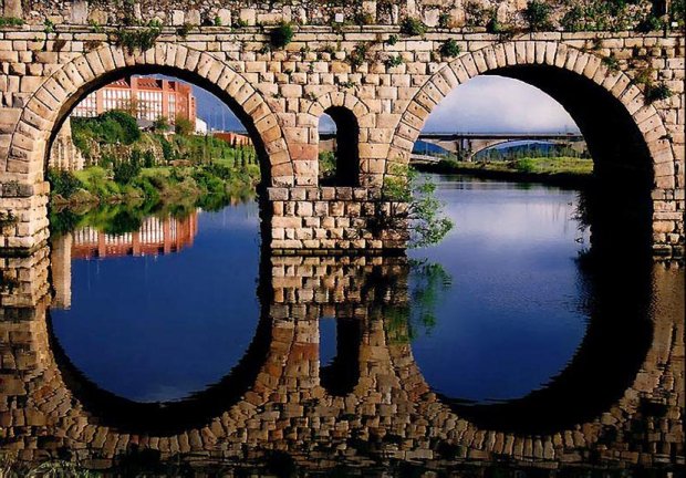 Reflections of Beautiful Bridge, Merida, Spain - Pixdaus | Bonito